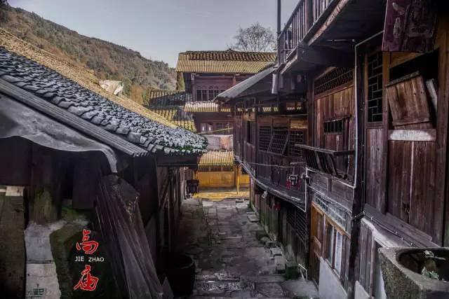 逃出巫婆屋